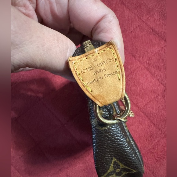 LOUIS VUITTON Mini Pouchette Monogram Complice Trunks and Bags Accessories - Picture 4 of 7
